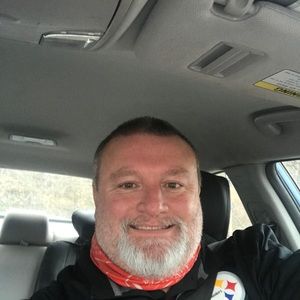 Meet your Posher, Dennis